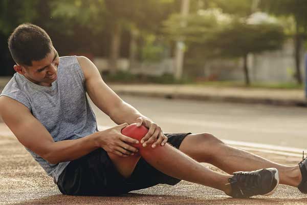 علاج إصابات الرياضة